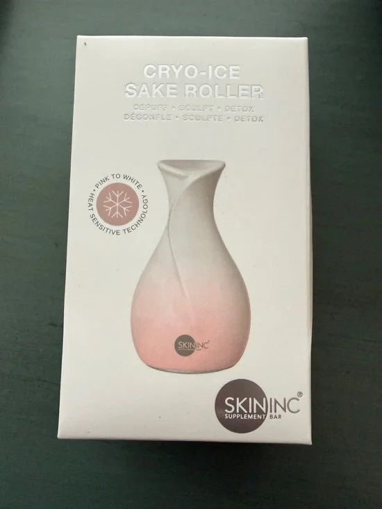Skin Inc CRYO-ICE SAKE ROLLER (BLUSH EDITION)
NIB-Sealed in Box - Picture 3 of 8